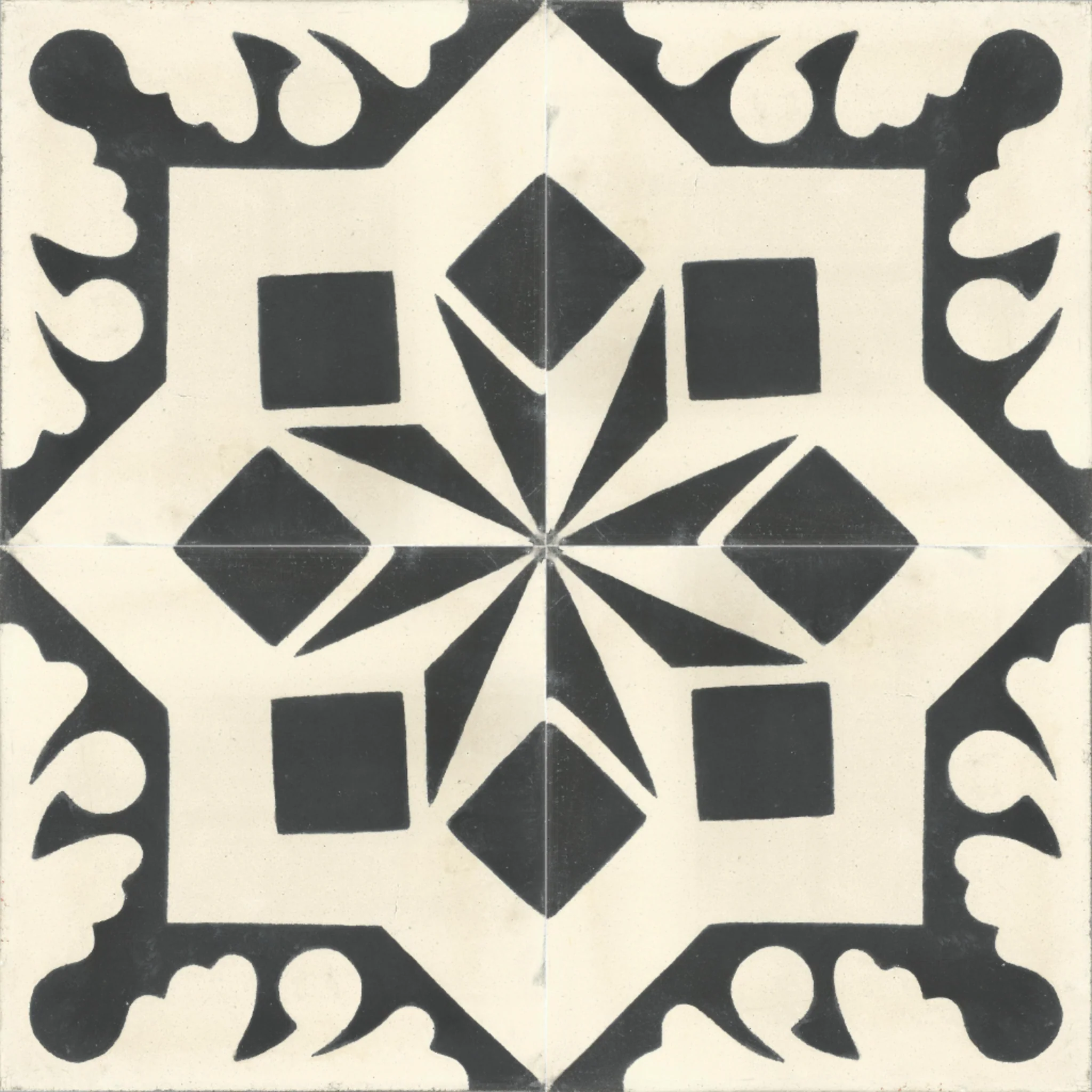 Agdz Triangle — Ivory — 2×2 pattern repeat