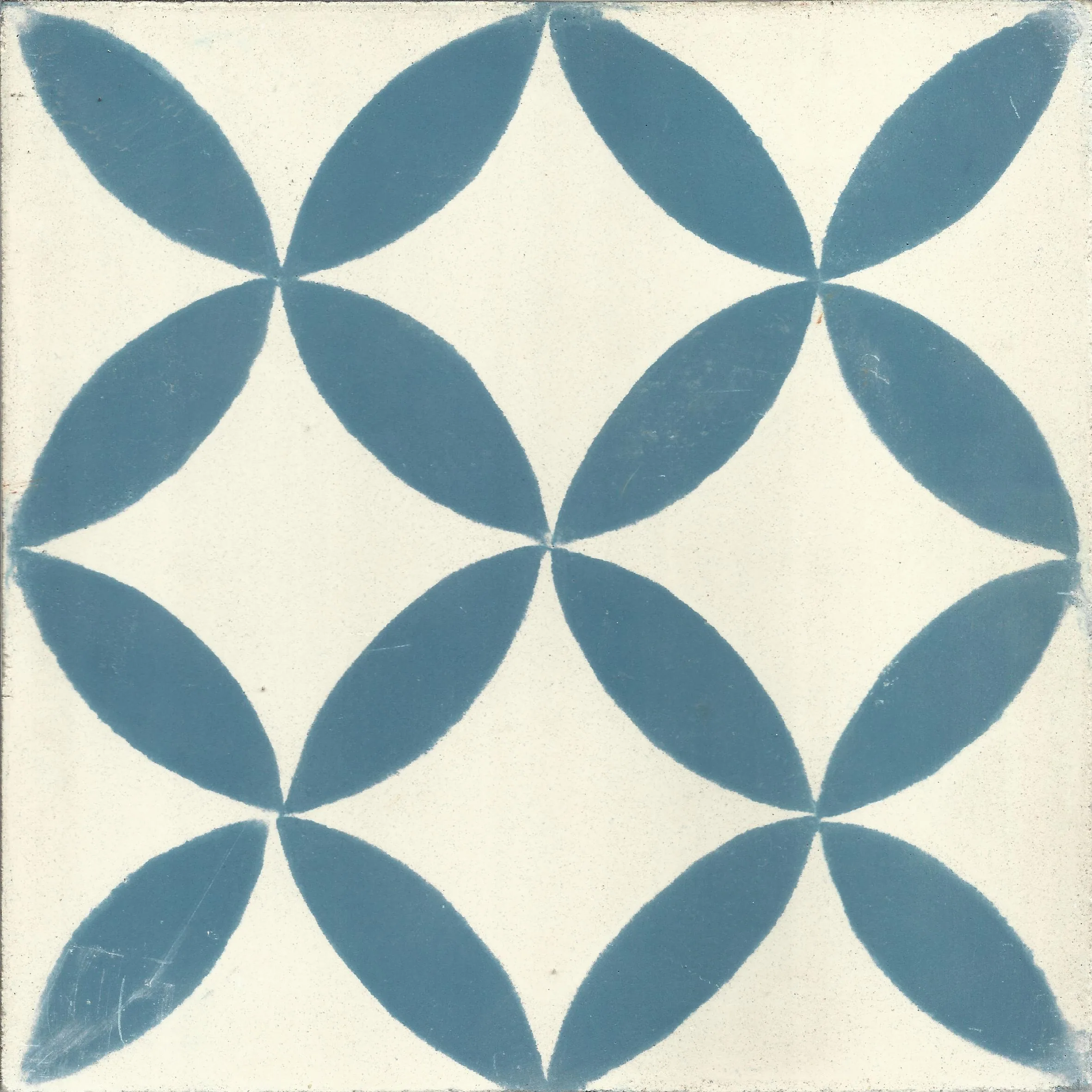 Arabesque Grande — Ivory — Handmade Moroccan Cement Tile